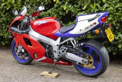 2996 Kawasaki ZX-7R (P1)