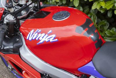 2996 Kawasaki ZX-7R (P1)