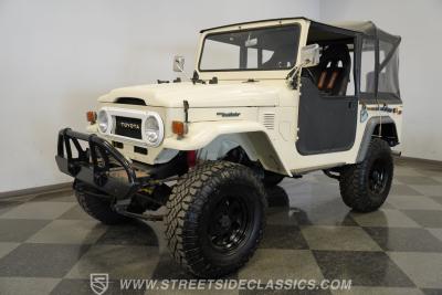 1974 Toyota FJ40 Land Cruiser