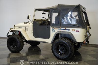 1974 Toyota FJ40 Land Cruiser