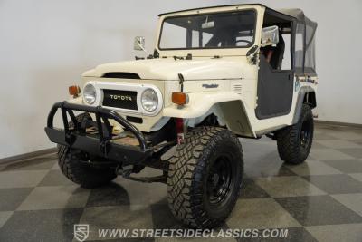 1974 Toyota FJ40 Land Cruiser