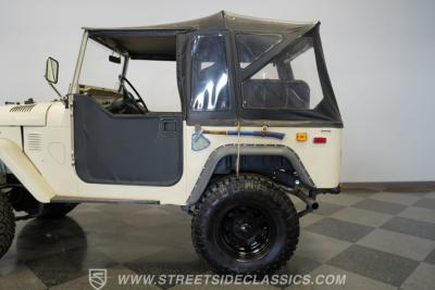 1974 Toyota FJ40 Land Cruiser
