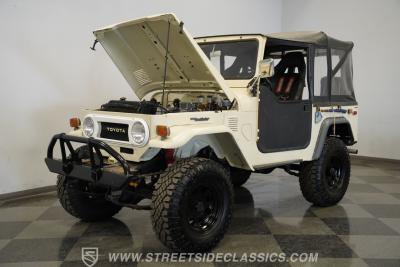 1974 Toyota FJ40 Land Cruiser