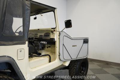 1974 Toyota FJ40 Land Cruiser