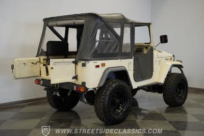 1974 Toyota FJ40 Land Cruiser