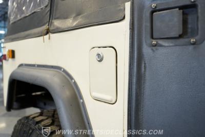 1974 Toyota FJ40 Land Cruiser