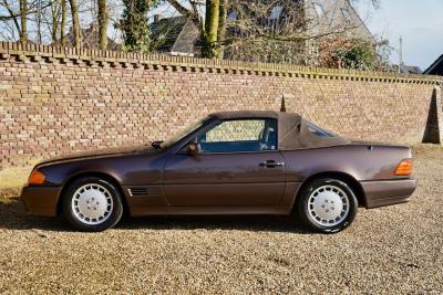 1993 Mercedes - Benz 300 SL &ldquo;Brown over brown&rdquo;