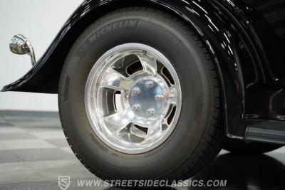 1932 Ford 5-Window Coupe LS1