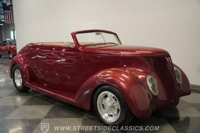 1937 Ford Cabriolet