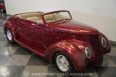 1937 Ford Cabriolet