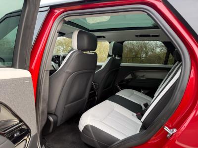 2024 Land Rover 3.0 D300 MHEV Dynamic SE Auto 4WD Euro 6 (s/s) 5dr