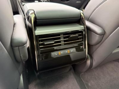 2024 Land Rover 3.0 D300 MHEV Dynamic SE Auto 4WD Euro 6 (s/s) 5dr