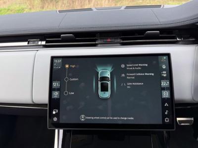 2024 Land Rover 3.0 D300 MHEV Dynamic SE Auto 4WD Euro 6 (s/s) 5dr