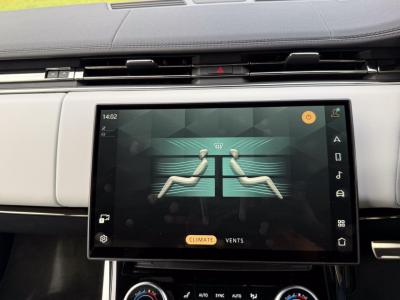 2023 Land Rover 3.0 D300 MHEV Dynamic SE Auto 4WD Euro 6 (s/s) 5dr