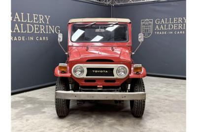 1975 Toyota Land Cruiser FJ40 (Petrol) Vinyl Top &ldquo;Freeborn Red&rdquo;