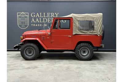 1975 Toyota Land Cruiser FJ40 (Petrol) Vinyl Top &ldquo;Freeborn Red&rdquo;