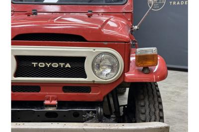 1975 Toyota Land Cruiser FJ40 (Petrol) Vinyl Top &ldquo;Freeborn Red&rdquo;