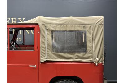1975 Toyota Land Cruiser FJ40 (Petrol) Vinyl Top &ldquo;Freeborn Red&rdquo;