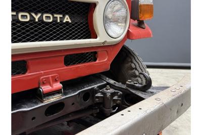 1975 Toyota Land Cruiser FJ40 (Petrol) Vinyl Top &ldquo;Freeborn Red&rdquo;