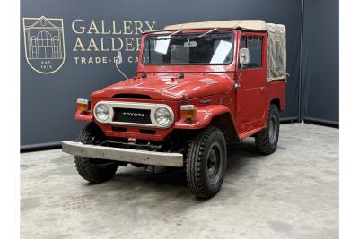 1975 Toyota Land Cruiser FJ40 (Petrol) Vinyl Top &ldquo;Freeborn Red&rdquo;