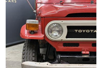 1975 Toyota Land Cruiser FJ40 (Petrol) Vinyl Top &ldquo;Freeborn Red&rdquo;