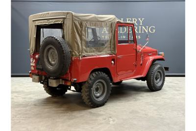 1975 Toyota Land Cruiser FJ40 (Petrol) Vinyl Top &ldquo;Freeborn Red&rdquo;