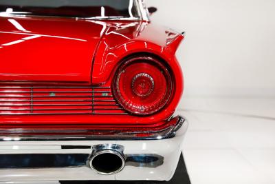 1961 Ford Galaxie Starliner