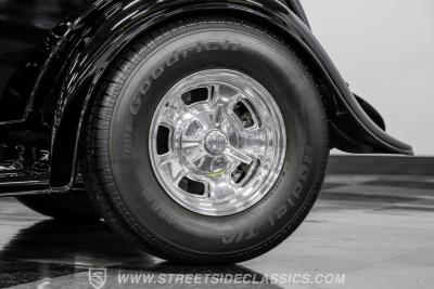 1932 Ford 3-Window Coupe Street Rod