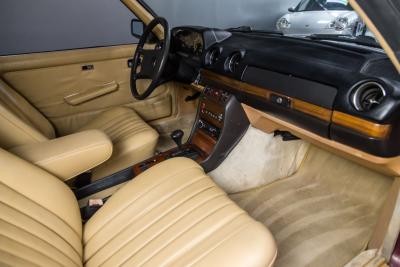 1985 Mercedes - Benz 300 CD COUPE