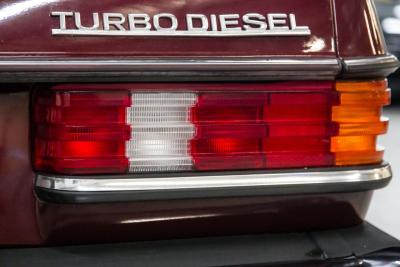 1985 Mercedes - Benz 300 CD COUPE