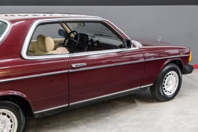 1985 Mercedes - Benz 300 CD COUPE