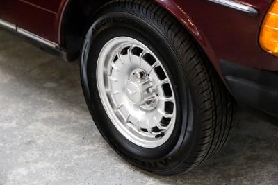 1985 Mercedes - Benz 300 CD COUPE