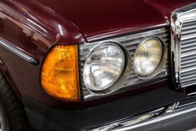 1985 Mercedes - Benz 300 CD COUPE