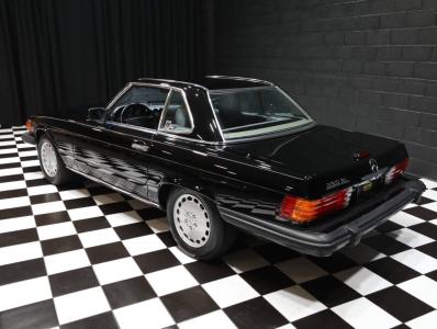 1989 Mercedes - Benz 560-Class