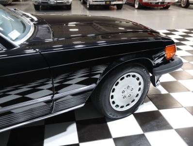 1989 Mercedes - Benz 560-Class