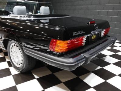 1989 Mercedes - Benz 560-Class