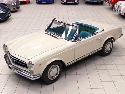 1965 Mercedes - Benz 230 SL PAGODE