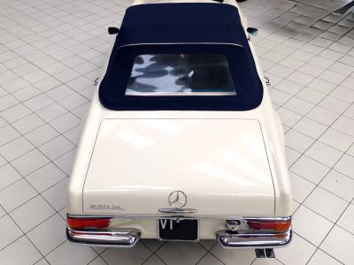 1965 Mercedes - Benz 230 SL PAGODE