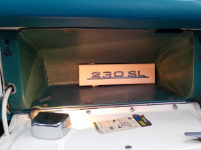1965 Mercedes - Benz 230 SL PAGODE
