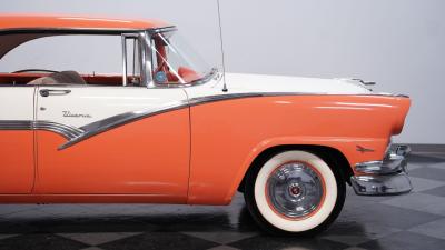 1956 Ford Fairlane Town Victoria