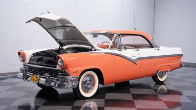 1956 Ford Fairlane Town Victoria