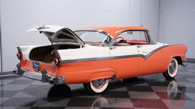 1956 Ford Fairlane Town Victoria