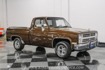 1986 Chevrolet C10 Custom Deluxe