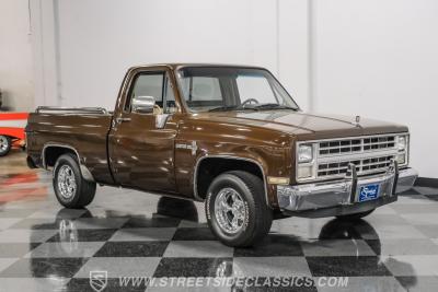 1986 Chevrolet C10 Custom Deluxe