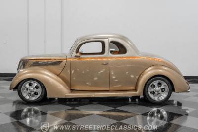 1937 Ford 5-Window Coupe Restomod