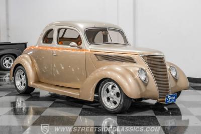 1937 Ford 5-Window Coupe Restomod