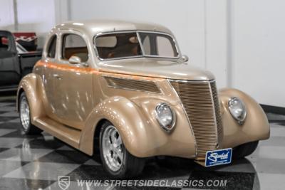 1937 Ford 5-Window Coupe Restomod