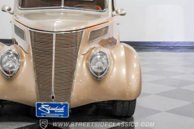 1937 Ford 5-Window Coupe Restomod