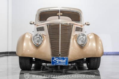 1937 Ford 5-Window Coupe Restomod