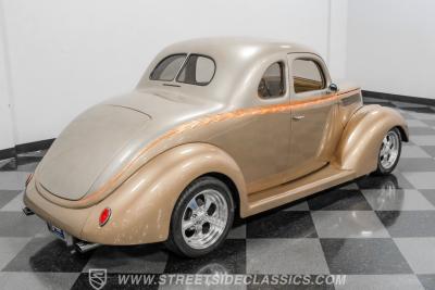1937 Ford 5-Window Coupe Restomod